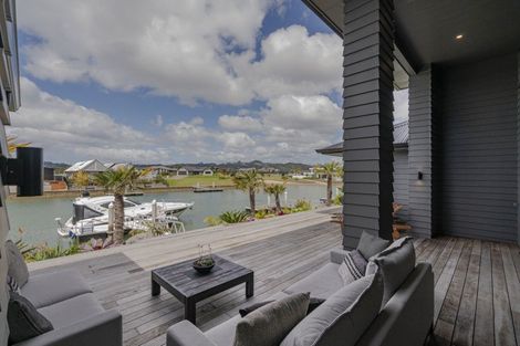 Photo of property in 13 Awatea Drive, Whitianga, 3510