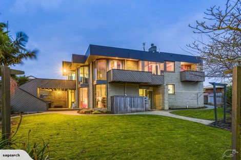 Photo of property in 8 Sophora Place, Totara Heights, Auckland, 2105