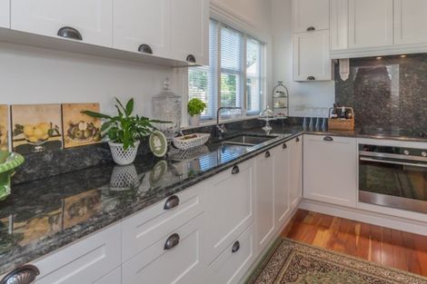 Photo of property in 326 Heatherlea Road East, Levin, 5571