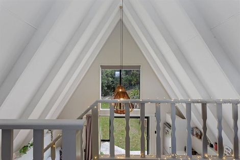 Photo of property in 1101 Dyers Pass Road, Governors Bay, Lyttelton, 8971