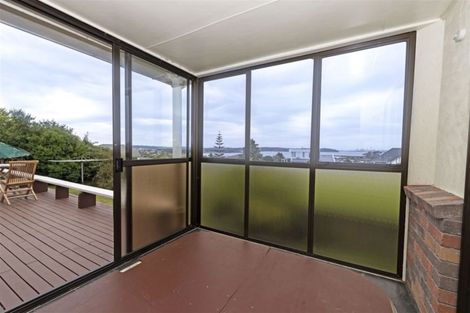 Photo of property in 3 Whiting Grove, West Harbour, Auckland, 0618