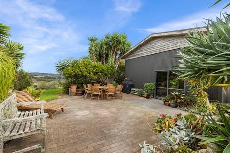 Photo of property in 1996b Cove Road, Mangawhai, 0573