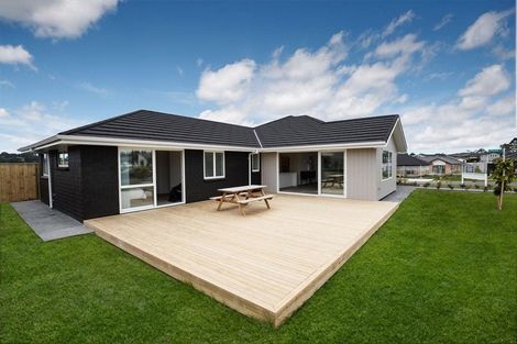 Photo of property in 15 Pitoitoi Drive, Riverhead, 0820