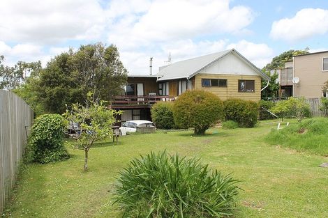 Photo of property in 37 Whaka Street, Maungaturoto, 0520