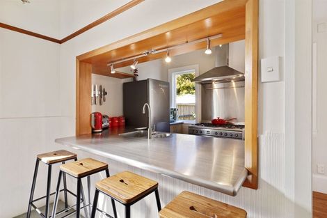 Photo of property in 37 Menzies Street, Sumner, Christchurch, 8081