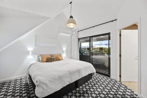 Photo of property in 9 Quebec Road, Milford, Auckland, 0620