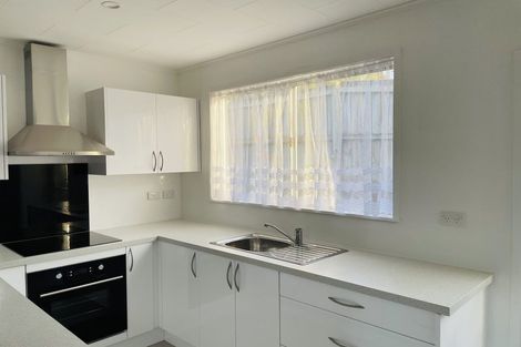 Photo of property in 1/122 Archers Road, Glenfield, Auckland, 0629