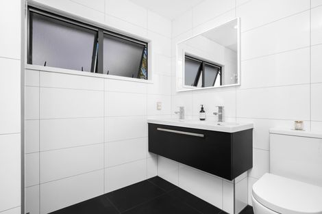 Photo of property in 32 Les Fisher Place, Pukekohe, 2120