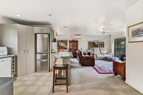 Photo of property in 11 Killygordon Place, Massey, Auckland, 0614