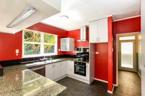 Photo of property in 1252 Devon Road, Sentry Hill, New Plymouth, 4373