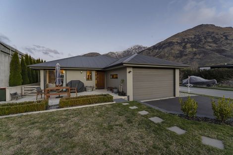 Photo of property in 2 Quill Street, Lake Hayes, Queenstown, 9304