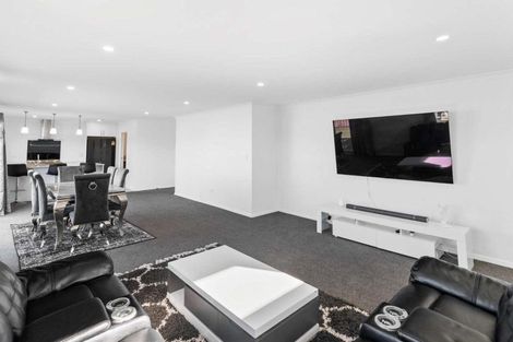 Photo of property in 8 Clonbunny Close, Rolleston, 7614