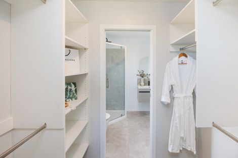 Photo of property in 68 Atlantic Drive, Fitzherbert, Palmerston North, 4410