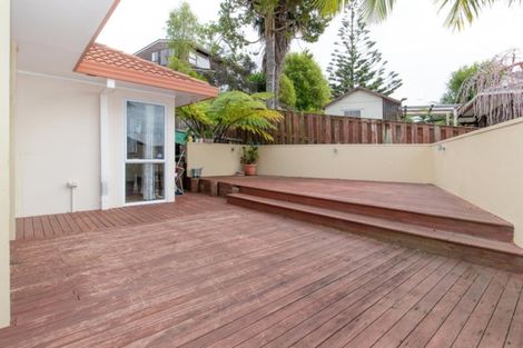 Photo of property in 5 Alice Place, Hillcrest, Auckland, 0627