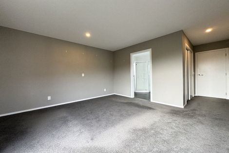 Photo of property in 61 Tamworth Crescent, Newlands, Wellington, 6037