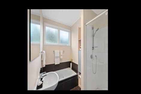 Photo of property in 1/7 Odette Road, Totara Vale, Auckland, 0629