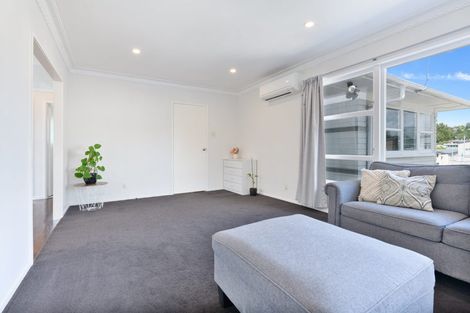 Photo of property in 37 Awaroa Road, Sunnyvale, Auckland, 0612