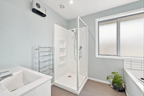 Photo of property in 271 Cannon Hill Crescent, Mount Pleasant, Christchurch, 8081