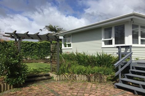 Photo of property in 12 Bridgens Avenue, Te Atatu Peninsula, Auckland, 0610