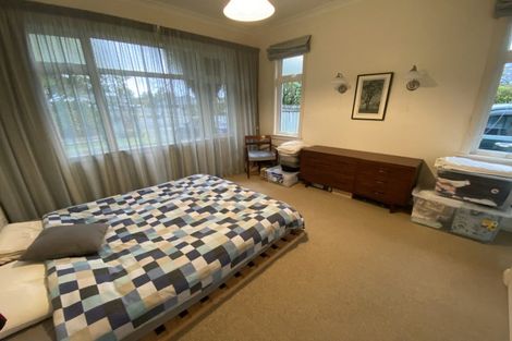 Photo of property in 27 Pahiatua Street, Hokowhitu, Palmerston North, 4410