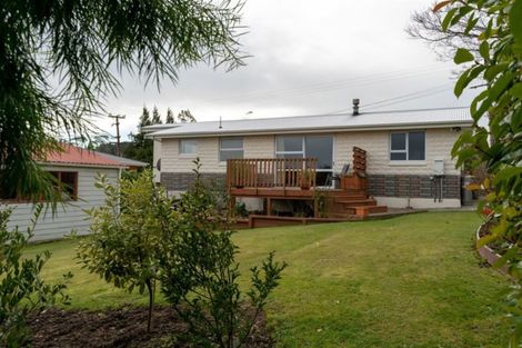 Photo of property in 16 Golfers Drive, Balclutha, 9230