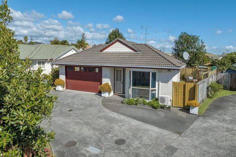Photo of property in 1/24 West Fairway, Golflands, Auckland, 2013