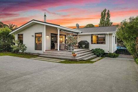 Photo of property in 8 Bosun Place, Te Atatu Peninsula, Auckland, 0610