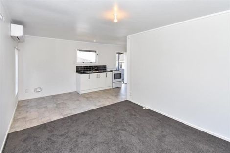 Photo of property in 10 Massine Place, Randwick Park, Auckland, 2105