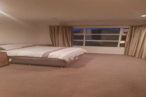 Photo of property in 106 Lake Panorama Drive, Henderson Valley, Auckland, 0612