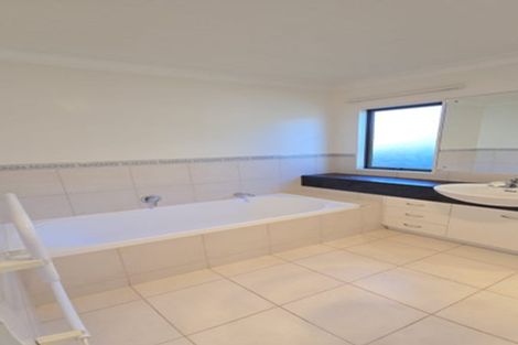 Photo of property in 8 Lissleton Drive, East Tamaki, Auckland, 2013