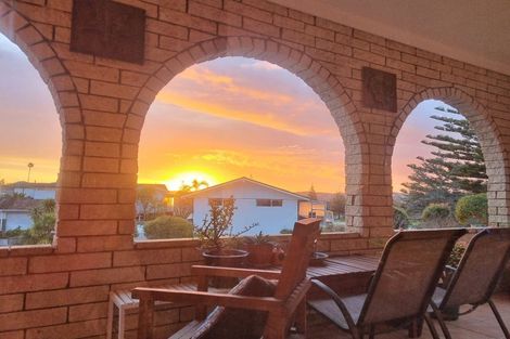 Photo of property in 75 Rosario Crescent, Red Beach, 0932