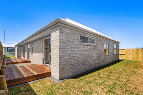 Photo of property in 2 Triplefin Avenue, Omokoroa, 3114