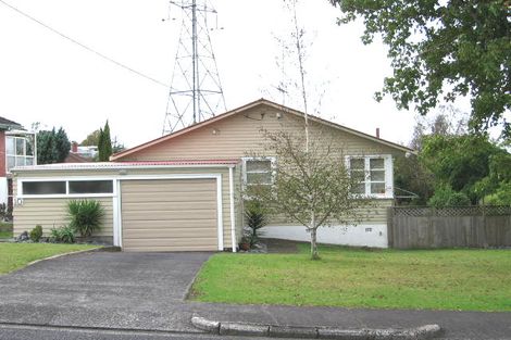 Photo of property in 10 Lyndhurst Road, Te Atatu South, Auckland, 0610