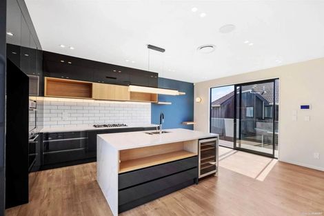 Photo of property in 4b The Parade, Bucklands Beach, Auckland, 2012