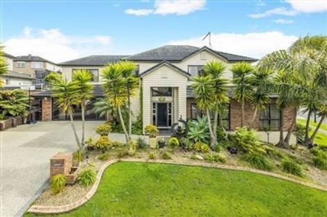 Photo of property in 1 Seresin Crescent, Flat Bush, Auckland, 2016