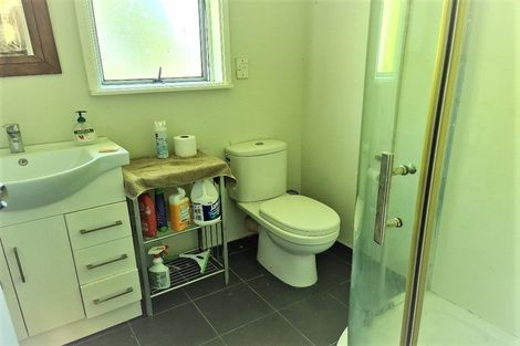 Photo of property in 2/13 Ocean View Road, Hillcrest, Auckland, 0627