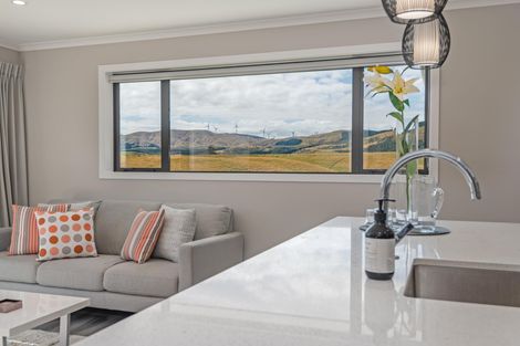 Photo of property in 20 Atlantic Drive, Fitzherbert, Palmerston North, 4410