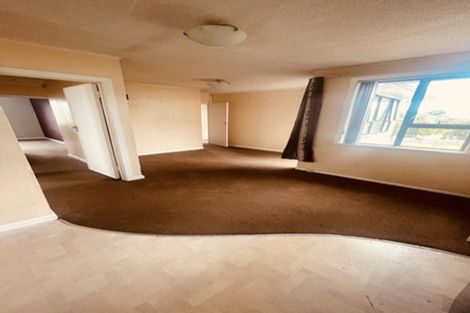 Photo of property in 1/56 Hayr Road, Three Kings, Auckland, 1042
