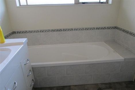 Photo of property in 8 Glen Loch Place, Paraparaumu, 5032