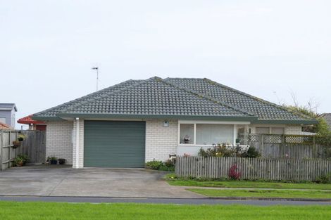 Photo of property in 1/327 Botany Road, Golflands, Auckland, 2013