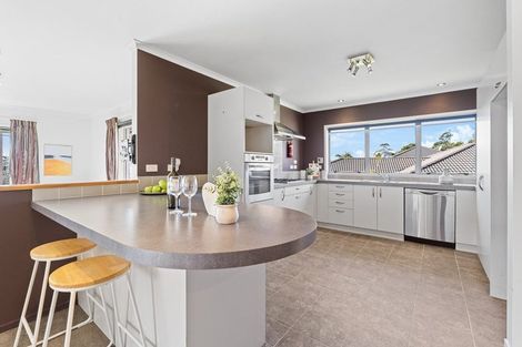 Photo of property in 13 Anchorite Way, Red Beach, 0932