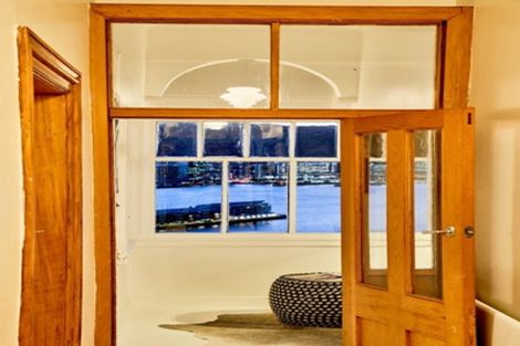 Photo of property in 23 Shannon Street, Mount Victoria, Wellington, 6011