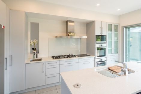 Photo of property in 18 Olliver Grove, Waikanae Beach, Waikanae, 5036