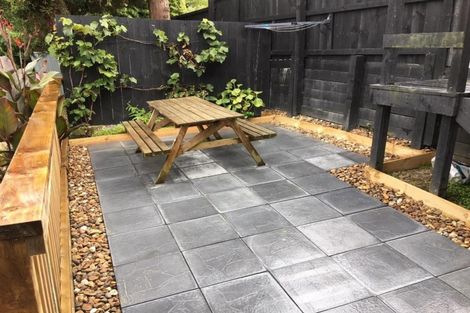 Photo of property in 2/7 Alston Avenue, Kelston, Auckland, 0602