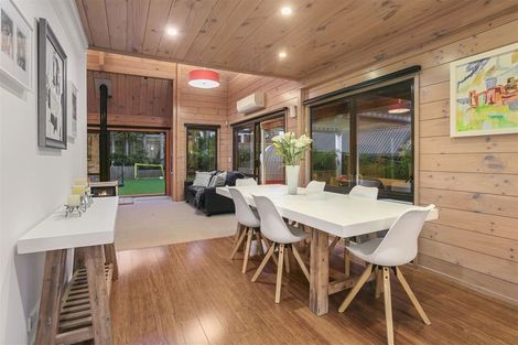 Photo of property in 2/10 Braemar Road, Castor Bay, Auckland, 0620