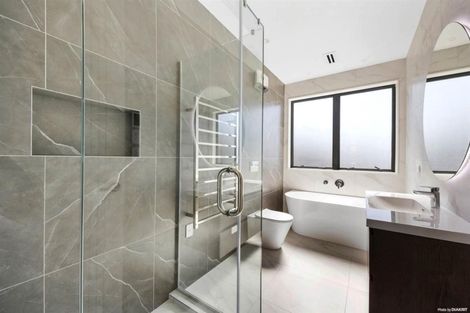 Photo of property in 4b The Parade, Bucklands Beach, Auckland, 2012