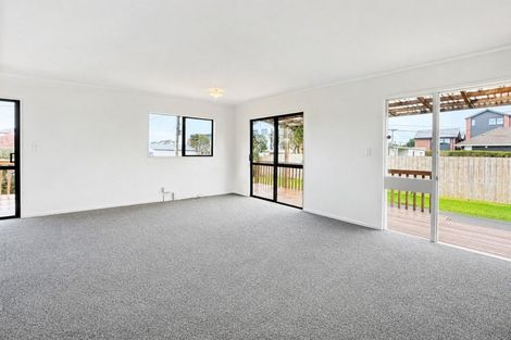Photo of property in 1/13 Karamu Street, Te Atatu Peninsula, Auckland, 0610