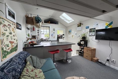 Photo of property in 62 Kelburn Parade, Kelburn, Wellington, 6012