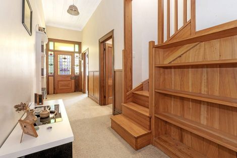 Photo of property in 300 Aberdeen Road, Gisborne, 4010