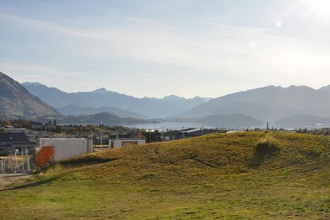 Photo of property in 12 Landsborough Lane, Wanaka, 9305